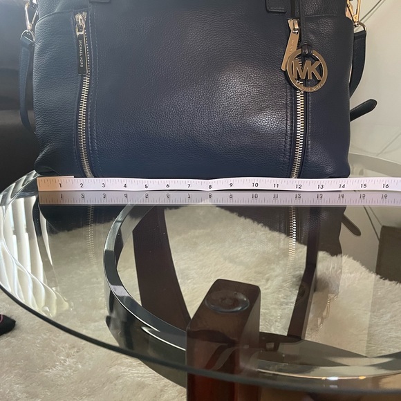 Michael Kors Navy Leather, top zip hand and shoulder bag with Silver hardware - Picture 4 of 11
